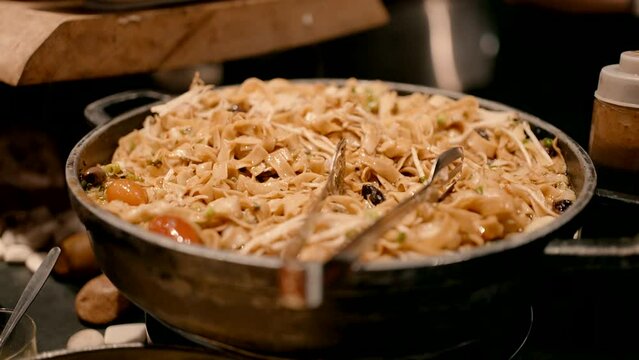Hot pasta at the reception.