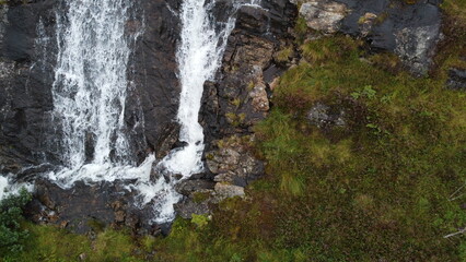 Lofoten Wasserfälle und Fjorde