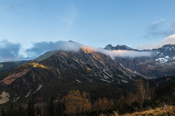 Tatry krajobraz górski jesień słońce chmury