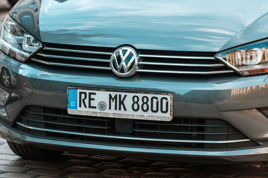 25 July 2022, Munster, Germany: the license plate on the volkswagen car assigned to Germany in the European Union