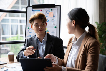 Entrepreneurs and business people conference in modern meeting room