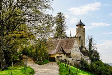 Arlesheim, Schloss Birseck, Ermitage, Dornach, Birseck, Landwirtschaft, Wald, Spazierweg, Wanderweg, Baselland, Herbst, Herbstfarben, Herbstsonne, Schweiz