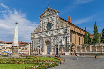 Fototapeta na wymiar Basilica di Santa Maria Novella et Piazza Santa Maria Novella, à Florence, Italie