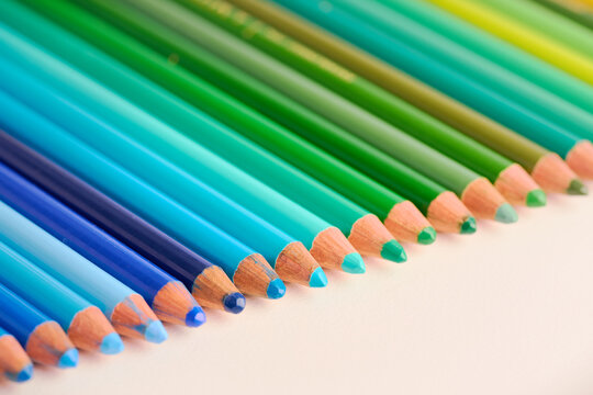 寒色系の色鉛筆