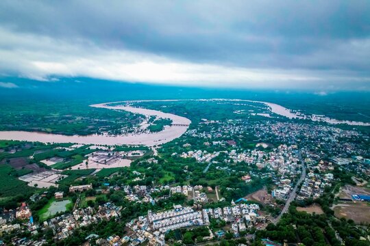Fototapeta Aerial view of the river and Rajpipla city, Narmada, Gujarat, India