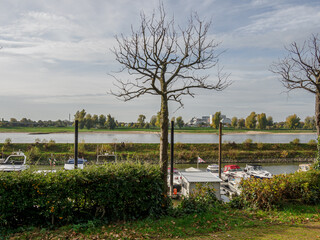 Fototapeta na wymiar Der Rhein in Düsseldorf