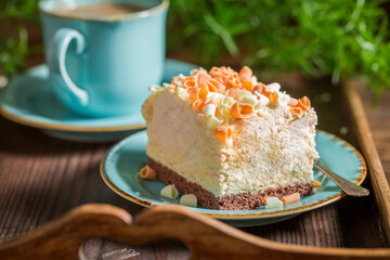 Sweet and tasty meringue with chocolate and cream.