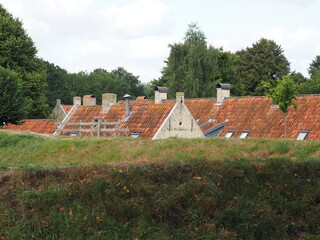 Fototapeta na wymiar Bourtange ist eine bewohnte ehemalige Festung in den Niederlanden 