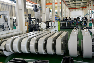 最新の工作機械の組立工場。