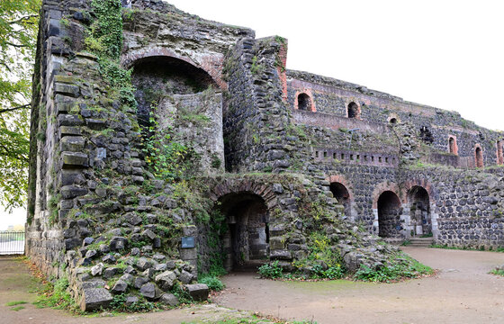 Ruine der Kaiserpfalz Kaiserswerth in Düsseldorf, Deutschland