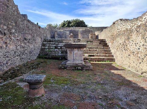 Pompei - Tempio di Asclepio su Via Stabiana