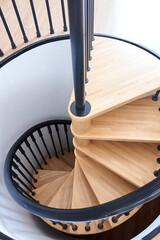 Detalle arquitectónico de escalera de caracol