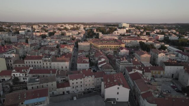Sonnenuntergang in Pula, Kroatien - Drohne -DJI Air 2s - D-Log