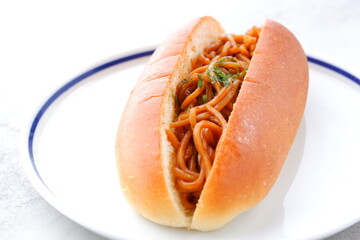 素朴な味わいのソース焼きそばパン