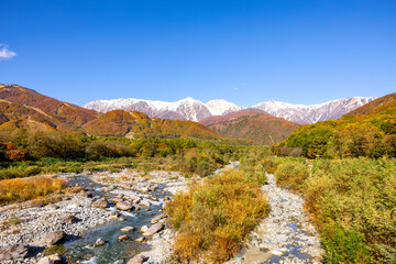 【長野県】秋の白馬大橋から北アルプスを望む