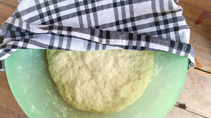 proofing dough for bake.