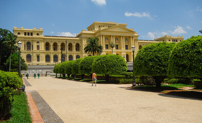 Fototapeta premium ornamental garden of the Independence Park and Ipiranga Museum in Sao Paulo, Brazil