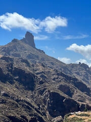 Naklejka premium Paisaje en Gran Canaria con vista al Roque Nublo