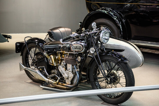 SINSHEIM, GERMANY - MAI 2022: black motorbike motorcycle Norton 16 H 1932