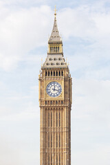 Fototapeta na wymiar Photo Elizabeth Tower Big Ben London in clouds.
