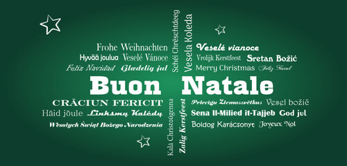 Frohe Weihnachten in Italienisch. Kalligrafischer Gruß Vektor in allen Sprachen der Europäischen Union in grün und weiß. Hintergrund mit Sternen. - obrazy, fototapety, plakaty