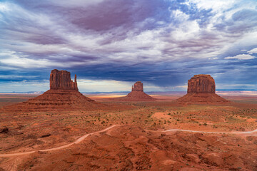 Obraz na płótnie Canvas Monument Valley National Park, AZ. USA: General view of the entrance of the park