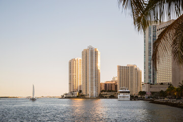 Fototapeta na wymiar View at the hotel InterContinental Miami from Miami Bayfront park