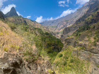 Paysage de montagne dans le cirque de Mafate sur l'île de la Réunion