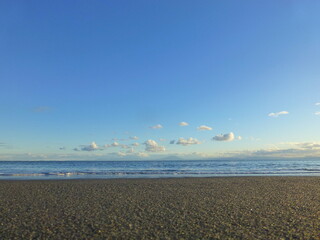 青空の海岸