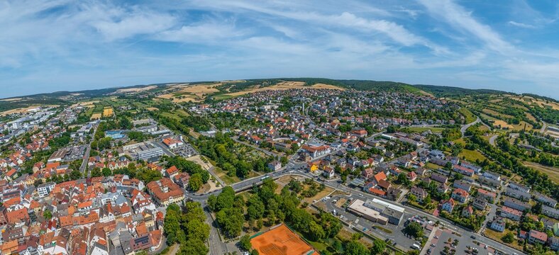 Ausblick auf die &ouml;stlichen Stadtteile von Tauberbischofsheim und das Taubertal
