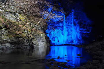 三十槌の氷柱