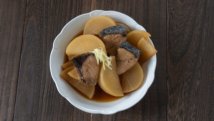 和食のぶり大根｜日本の家庭料理・鰤と大根の煮物