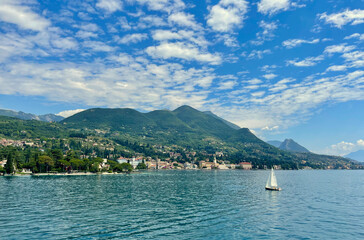 Passeggiando ed ammirando il Lago di Garda - Italia