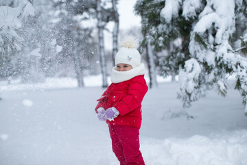 Obraz premium Girl, snow winter, forest, fun