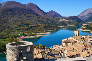Lake Barrea at Abruzzo, Lazio e Molise national park, Italy	
 - obrazy, fototapety, plakaty