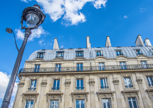 Immeuble Haussmannien à Paris, France