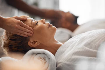 Photo sur Plexiglas Salon de massage Relax woman, head massage and couple spa beauty, facial wellness and luxury zen therapy for stress relief. Salon therapist touch face, scalp and healing sleeping female for peace, skincare and calm
