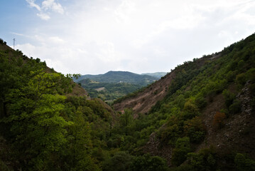 Vista lungo il sentiero (Orrido di Cupi di Fiamma) sul Monte Nerone