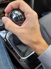 Cambiare marcia nella propria autovettura - velocità