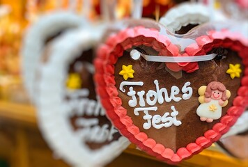 Lebkuchenherz &ldquo;frohes Fest&ldquo; mit Engel und Sternen