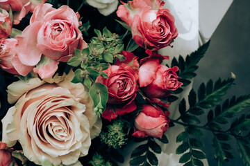 Bouquet de fleurs dans les tons pastels