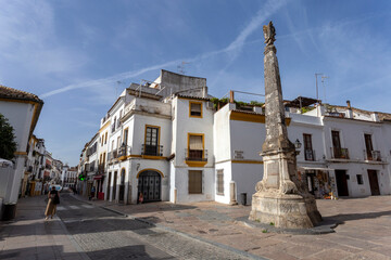 Fototapeta na wymiar Narrow street in Cordoba, Spain