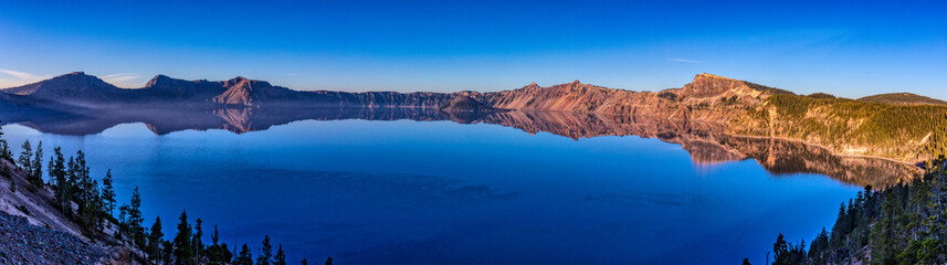 Fototapeta na wymiar panorama of Crater Lake, Oregon