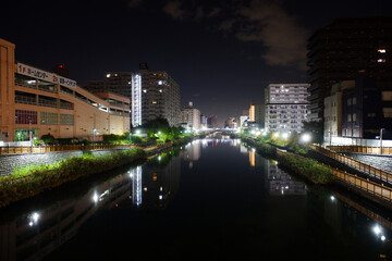 Fototapeta na wymiar 夜の川
