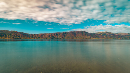 【青森県】紅葉した10月下旬の秋の十和田湖　旅行