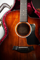 Fototapeta premium chitarra acustica classica, immagine per musicista