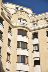 Obraz premium Immeuble à tourelle d'angle à Paris