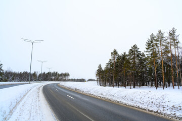 Obraz premium Winter road with snow.