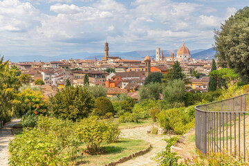 Vue sur Florence, le Palazzo Vecchio et le Duomo depuis le Giardino delle Rose, à Florence, Italie