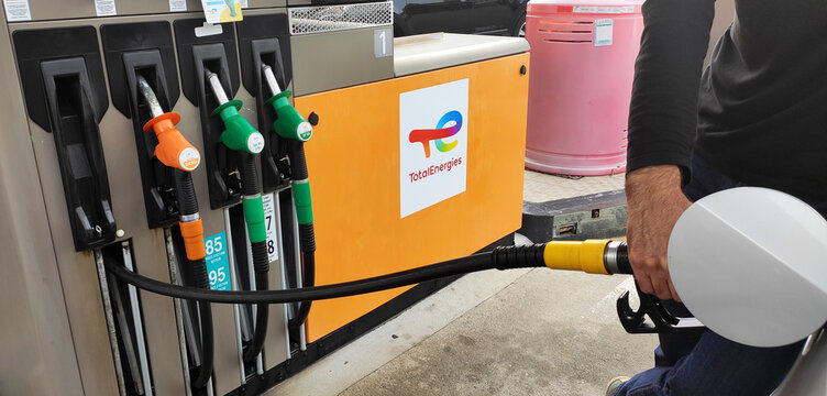 Pompe &agrave; carburant TotalEnergies